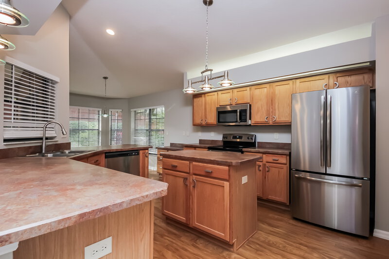 2,095/Mo, 4480 Abaco Dr Tavares, FL 32778 Kitchen View