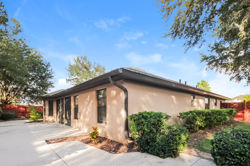 2,095/Mo, 4480 Abaco Dr Tavares, FL 32778 Rear View