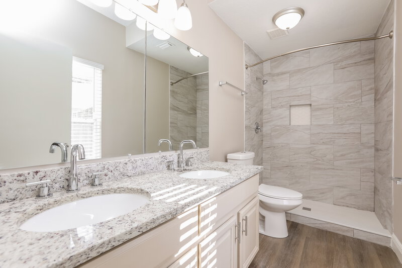 2,415/Mo, 7952 Soft Pine Cir Orlando, FL 32825 Bathroom View