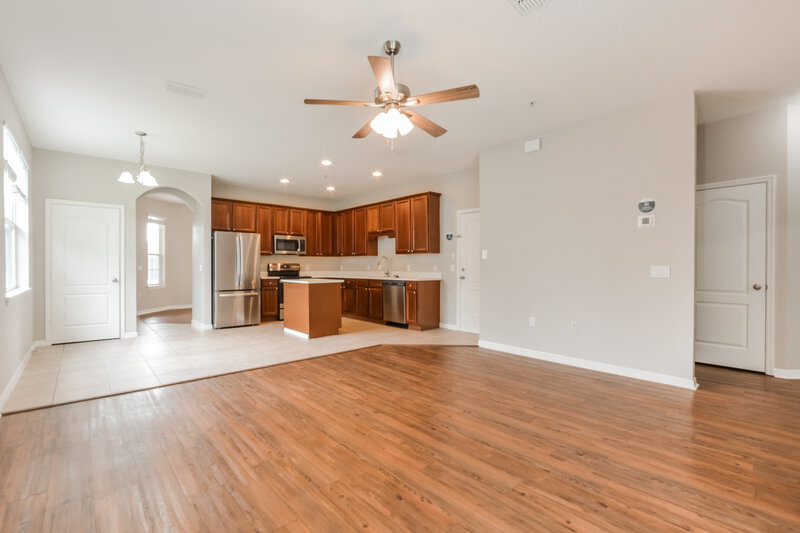 2,645/Mo, 10469 Moss Rose Way Orlando, FL 32832 Living Room View 2