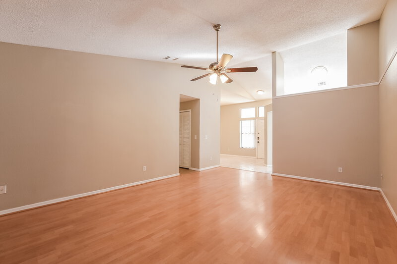 2,185/Mo, 1052 Alpug Ave Oviedo, FL 32765 Living Room View 2