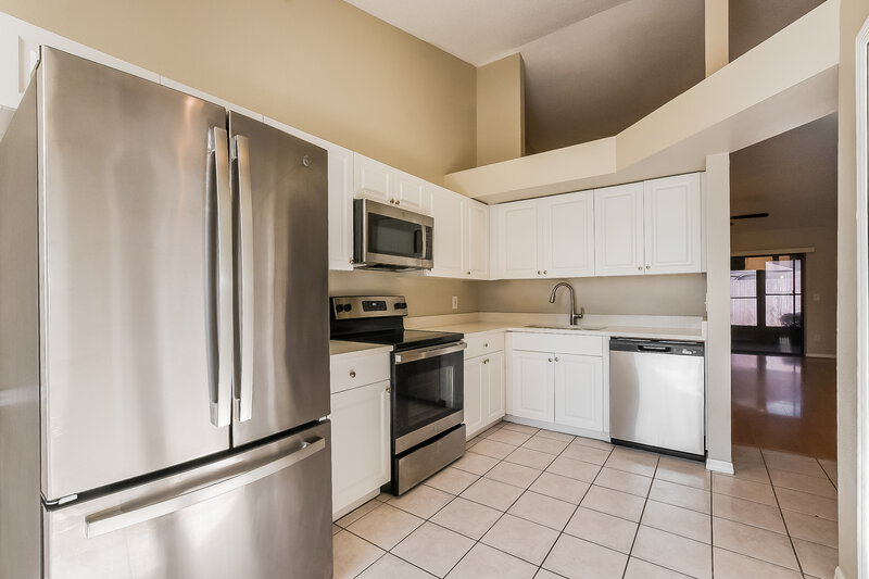 2,185/Mo, 1052 Alpug Ave Oviedo, FL 32765 Kitchen View