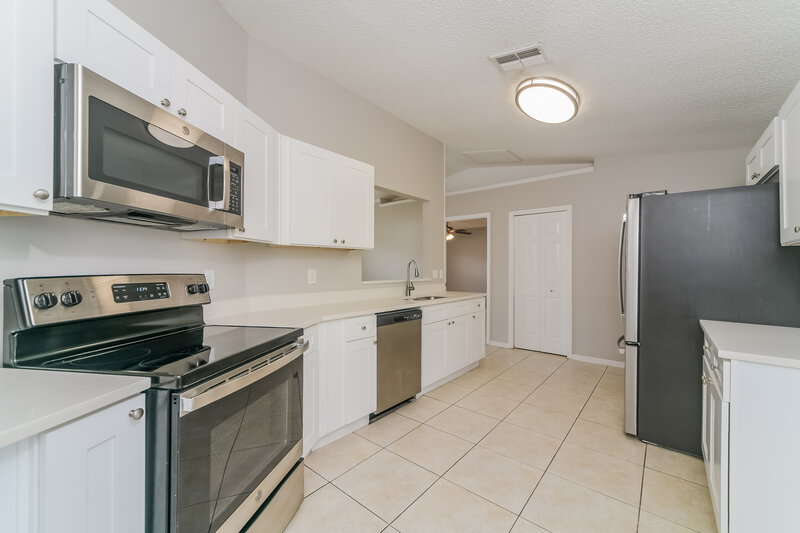 1,645/Mo, 248 Grifford Dr Kissimmee, FL 34758 Kitchen View 2
