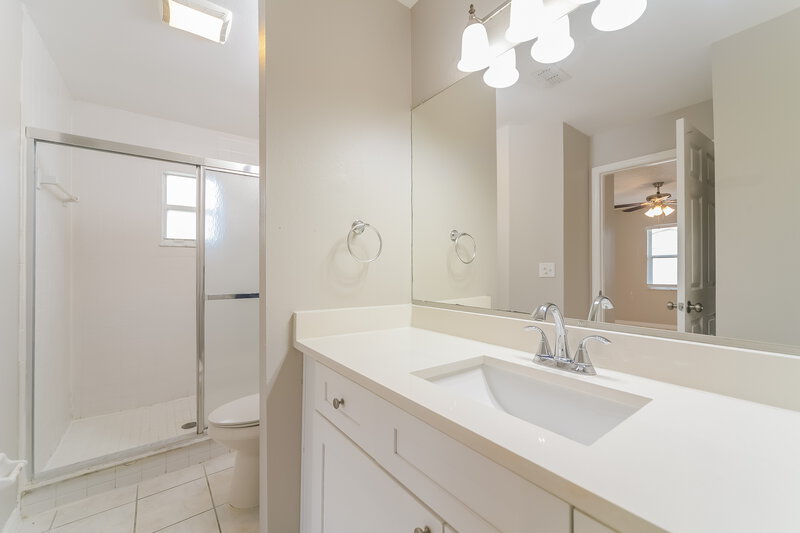 1,645/Mo, 248 Grifford Dr Kissimmee, FL 34758 Main Bathroom View