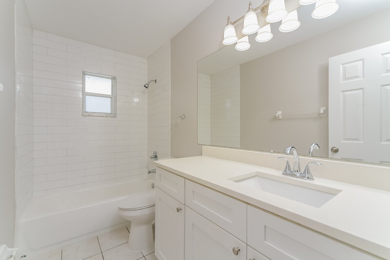 1,645/Mo, 248 Grifford Dr Kissimmee, FL 34758 Bathroom View