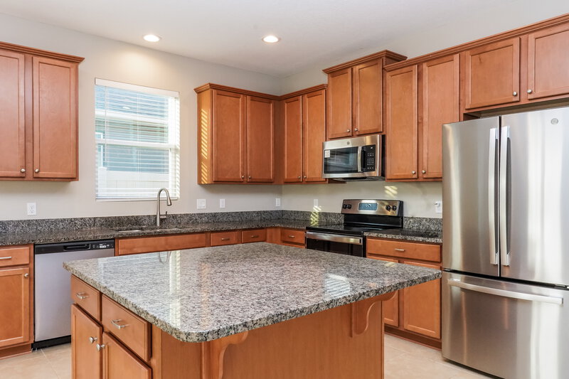 2,565/Mo, 1859 Castleton Dr Saint Cloud, FL 34771 Kitchen View 2