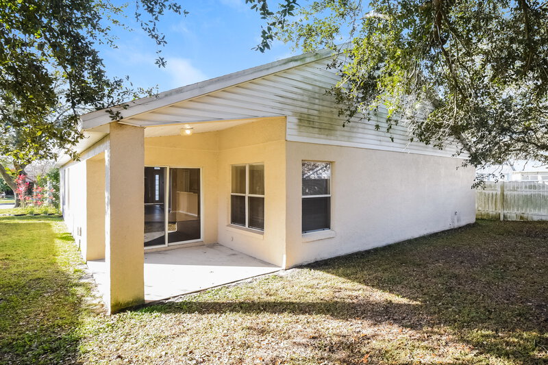 2,255/Mo, 1812 Colonial Woods Blvd Orlando, FL 32826 Rear View