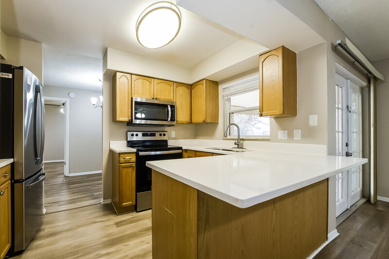 2,185/Mo, 122 Winding Ridge Dr Sanford, FL 32773 Kitchen View