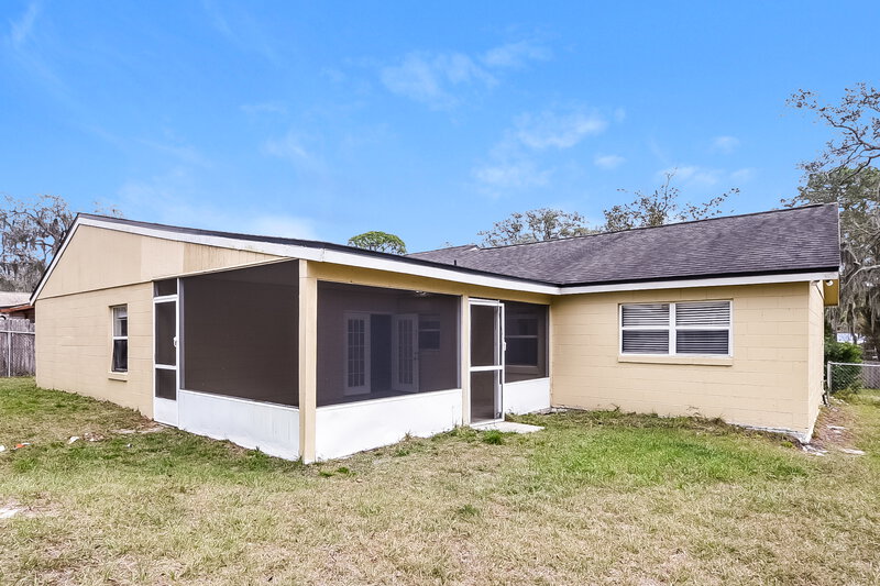 2,185/Mo, 122 Winding Ridge Dr Sanford, FL 32773 Rear View