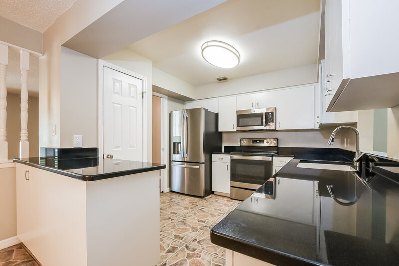2,395/Mo, 8318 Mattituck Cir Orlando, FL 32829 Kitchen View