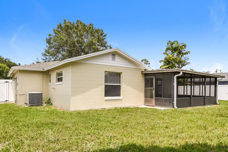 2,395/Mo, 8318 Mattituck Cir Orlando, FL 32829 Rear View