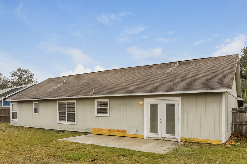 0/Mo, 929 Old Mail Ln Sanford, FL 32773 Rear View