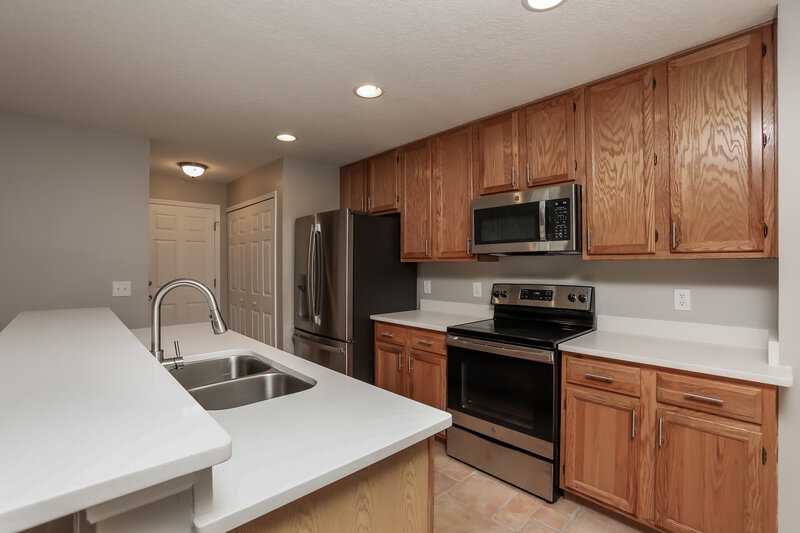 2,535/Mo, 2253 Heathwood Cir Orlando, FL 32828 Kitchen View