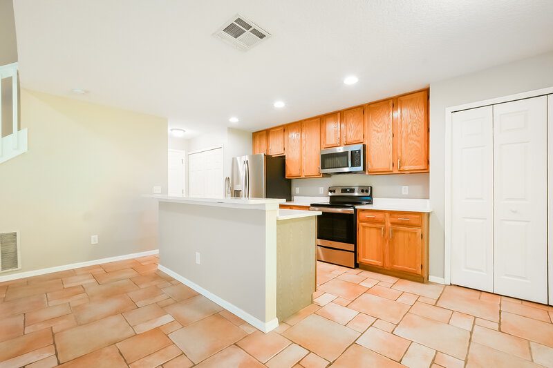 2,380/Mo, 2253 Heathwood Cir Orlando, FL 32828 Kitchen View