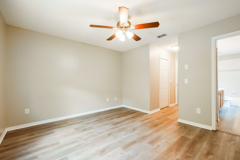 2,380/Mo, 2253 Heathwood Cir Orlando, FL 32828 Main Bedroom View 2