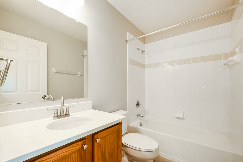 2,380/Mo, 2253 Heathwood Cir Orlando, FL 32828 Bathroom View