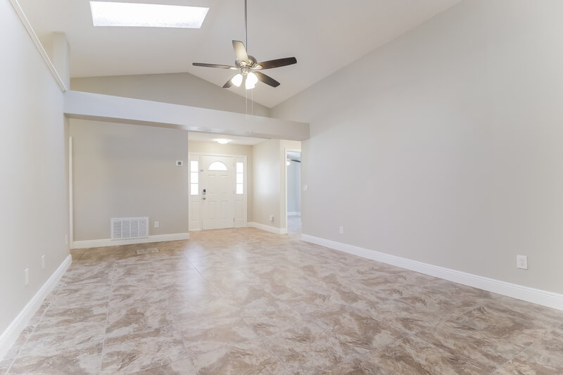 2,605/Mo, 1001 Manigan Ave Oviedo, FL 32765 Living Room View 2