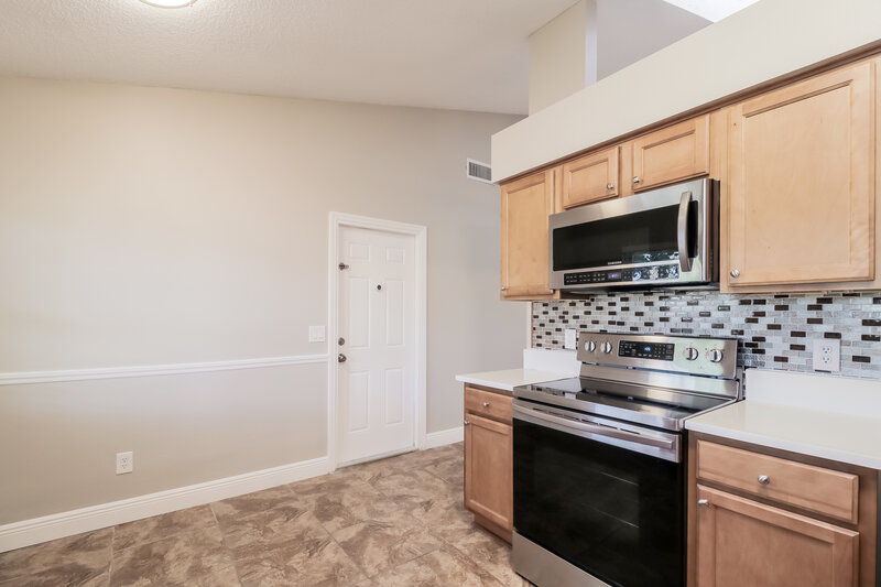 2,605/Mo, 1001 Manigan Ave Oviedo, FL 32765 Kitchen View 2