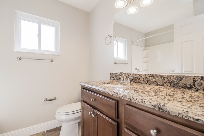 2,605/Mo, 1001 Manigan Ave Oviedo, FL 32765 Main Bathroom View