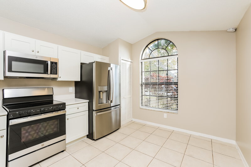 3,010/Mo, 1003 Vernon Loop Oviedo, FL 32765 Kitchen View