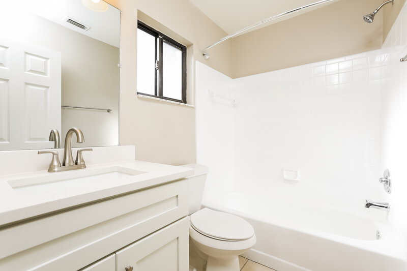 3,010/Mo, 1003 Vernon Loop Oviedo, FL 32765 Main Bathroom View