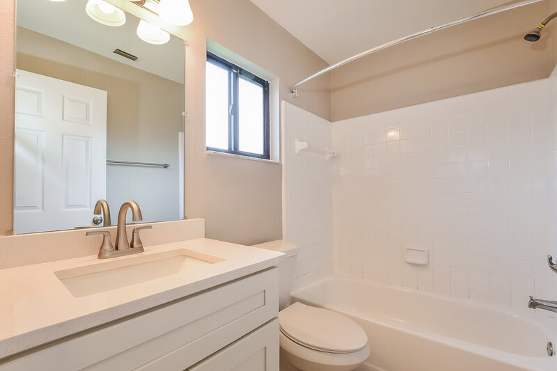 2,235/Mo, 1003 Vernon Loop Oviedo, FL 32765 Bathroom View