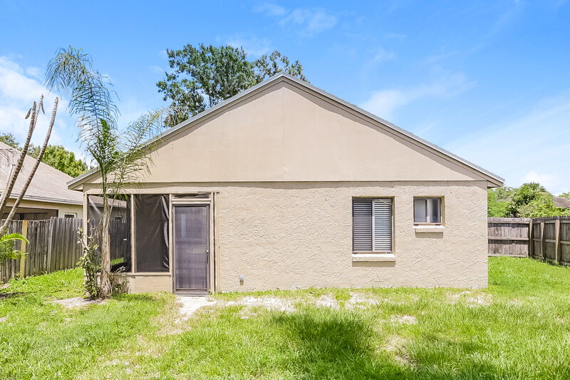 2,235/Mo, 1003 Vernon Loop Oviedo, FL 32765 Rear View