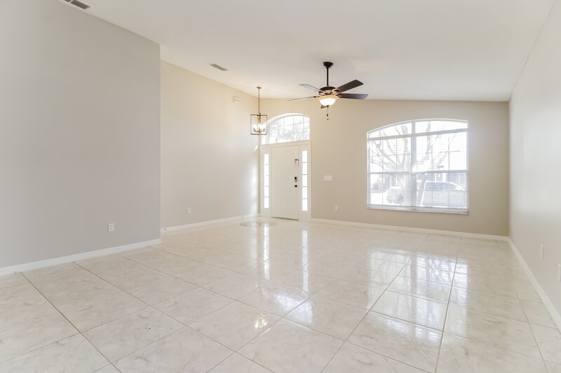 2,315/Mo, 1149 Whitewood Way Clermont, FL 34714 Living Room View 2