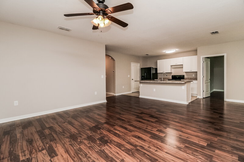 2,040/Mo, 2420 Valhalla Dr Tavares, FL 32778 Living Room View