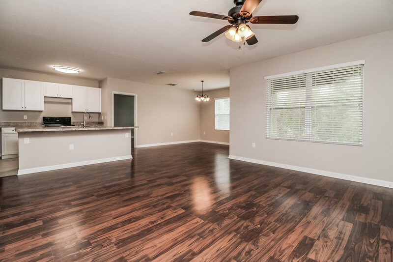 2,040/Mo, 2420 Valhalla Dr Tavares, FL 32778 Living Room View 2