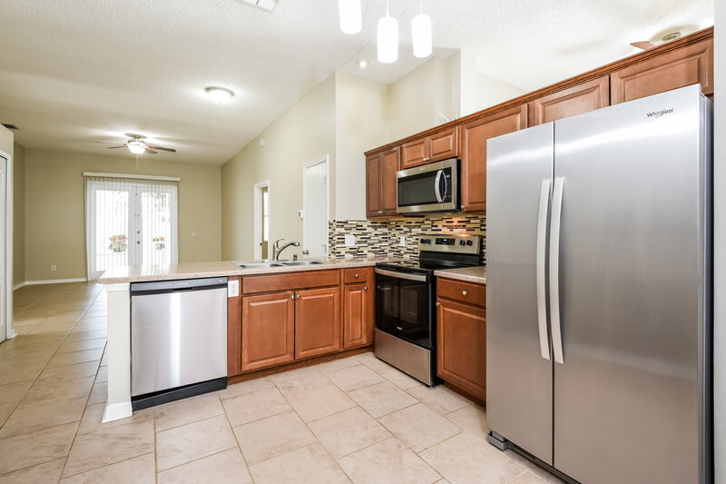 2,505/Mo, 12712 Woodbury Glen Dr Orlando, FL 32828 Kitchen View