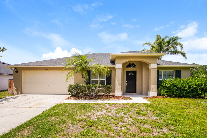 2,380/Mo, 13743 Riverpath Grove Dr Orlando, FL 32826 External View