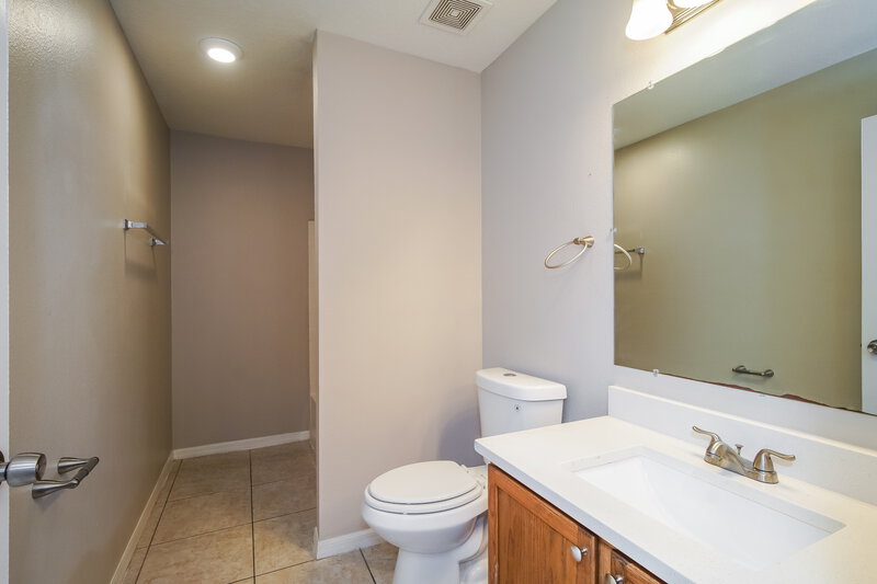 2,380/Mo, 13743 Riverpath Grove Dr Orlando, FL 32826 Bathroom View