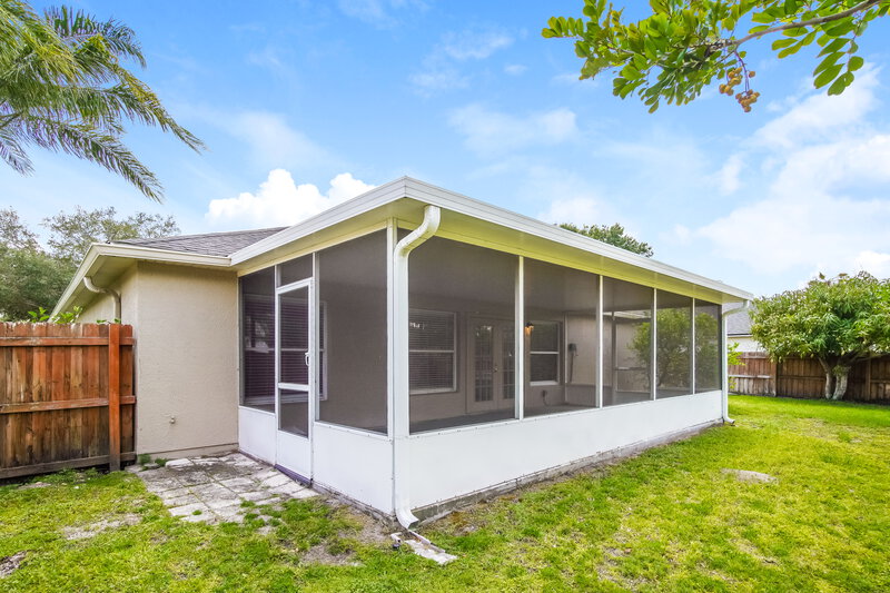 2,380/Mo, 13743 Riverpath Grove Dr Orlando, FL 32826 Rear View 2