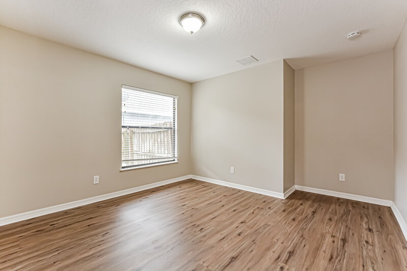 2,210/Mo, 4222 Barnsley Ln Tavares, FL 32778 Living Room View 3
