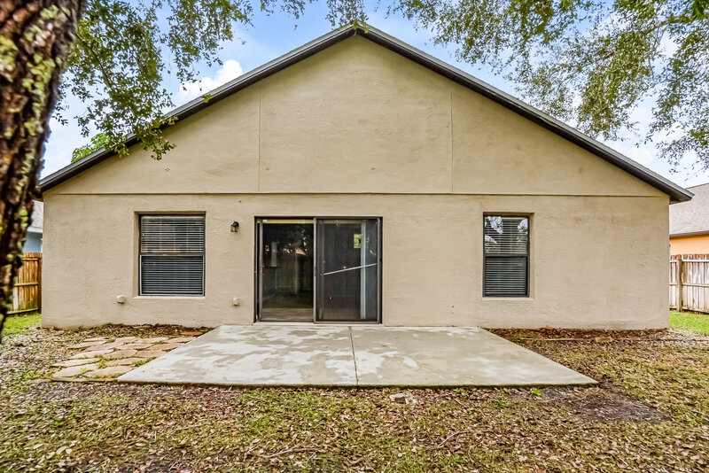 2,210/Mo, 4222 Barnsley Ln Tavares, FL 32778 Rear View