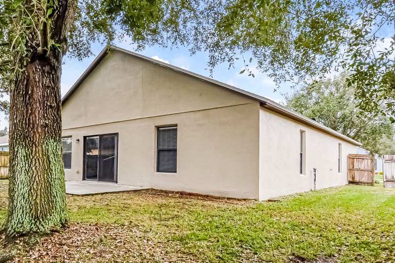 2,210/Mo, 4222 Barnsley Ln Tavares, FL 32778 Rear View 2
