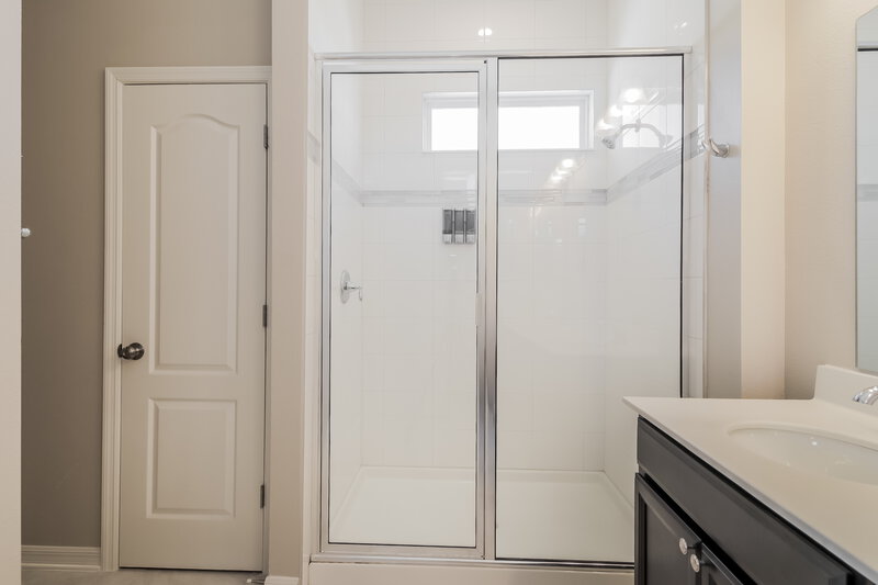 3,210/Mo, 4618 Socrates Way Sanford, FL 32773 Main Bathroom View 2