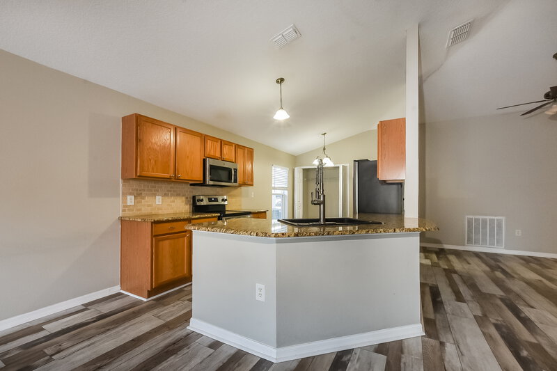 1,790/Mo, 2114 Nicollett Way Leesburg, FL 34748 Kitchen View