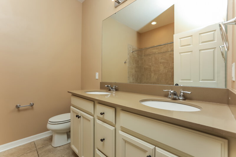 2,460/Mo, 1861 Castleton Dr Saint Cloud, FL 34771 Bathroom View