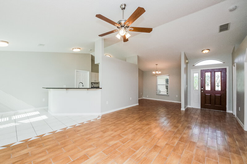 2,425/Mo, 2315 Giselle Ct Saint Cloud, FL 34772 Living Room View 2