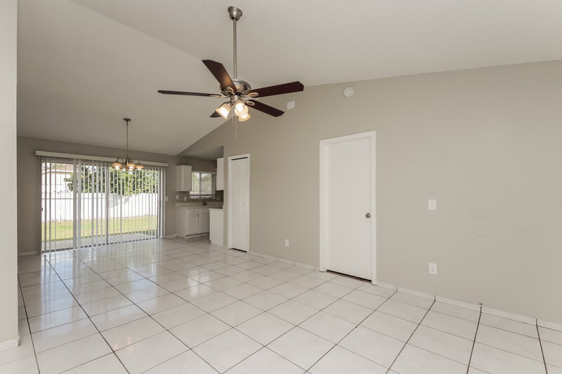 2,070/Mo, 165 Merida Dr Kissimmee, FL 34743 Living Room View
