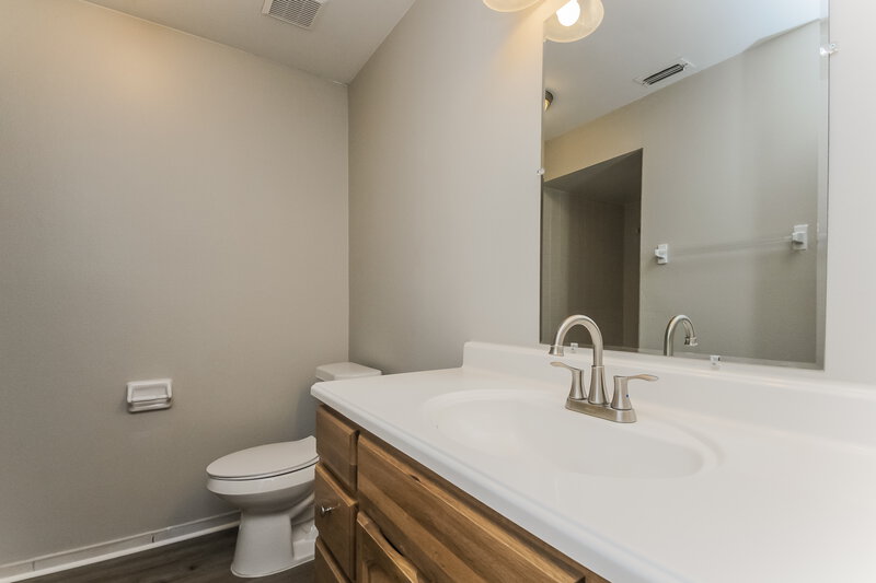 2,070/Mo, 165 Merida Dr Kissimmee, FL 34743 Main Bathroom View