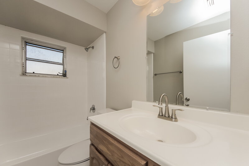 2,070/Mo, 165 Merida Dr Kissimmee, FL 34743 Bathroom View