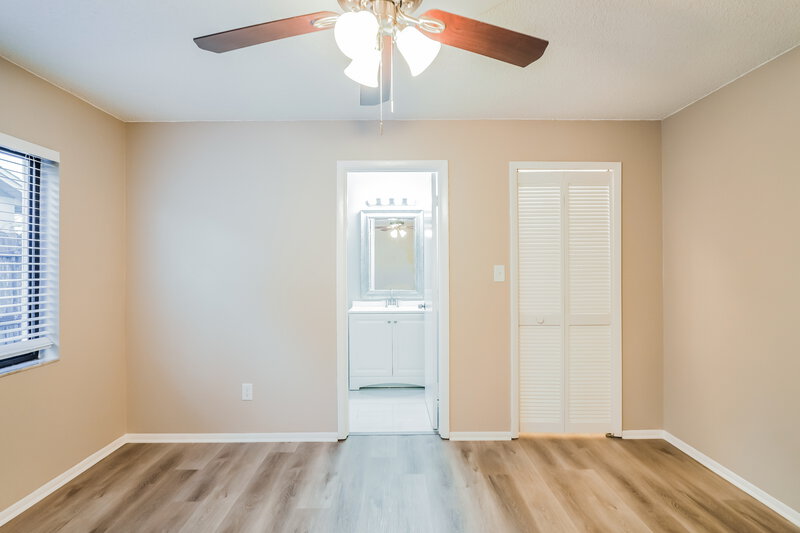 2,380/Mo, 1021 Wainright Dr Oviedo, FL 32765 Main Bedroom View 2