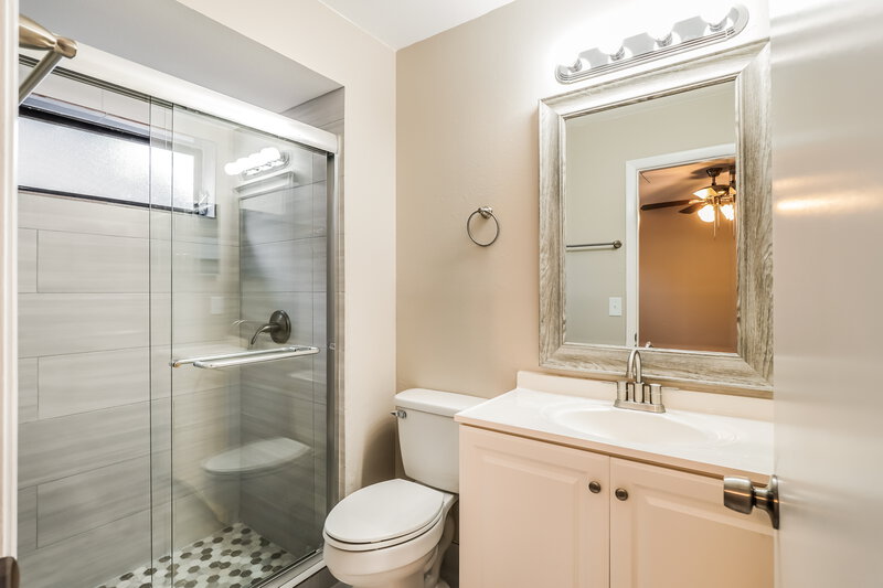 2,380/Mo, 1021 Wainright Dr Oviedo, FL 32765 Main Bathroom View