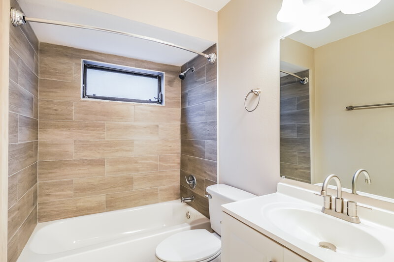 2,380/Mo, 1021 Wainright Dr Oviedo, FL 32765 Bathroom View