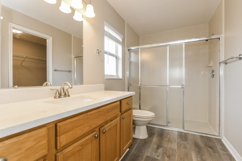 2,230/Mo, 13137 Moonflower Ct Clermont, FL 34711 Main Bathroom View