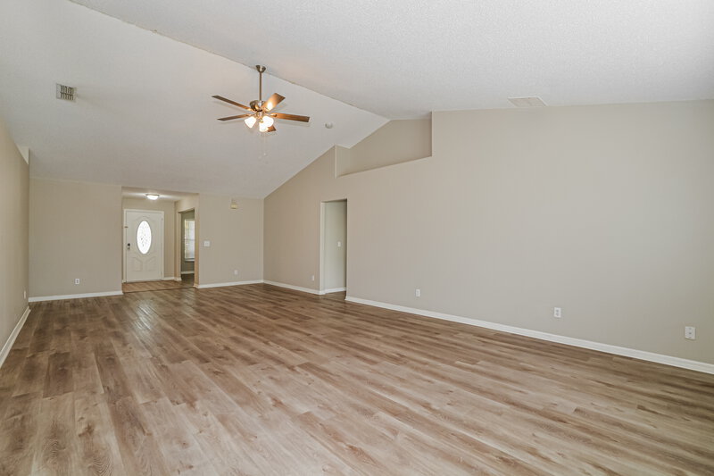2,590/Mo, 942 Cork Oak Ln Minneola, FL 34715 Living Room View
