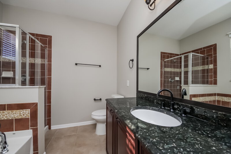 2,650/Mo, 2309 Abey Blanco Dr Orlando, FL 32828 Main Bathroom View